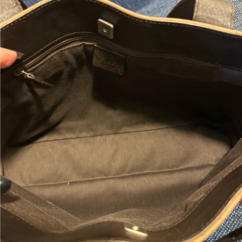 GUCCI AUTHENTIC GG SUPREME WITH LEATHER ACCENTS BAG. EUC. - Picture 8 of 11